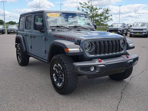 Used 2025 Jeep Wrangler Unlimited Rubicon AWD/4WD image 4