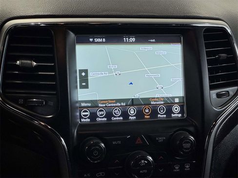 Used 2018 Jeep Grand Cherokee Altitude image 19