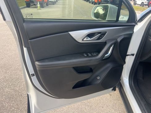Used 2020 Chevrolet Blazer LT FWD image 27