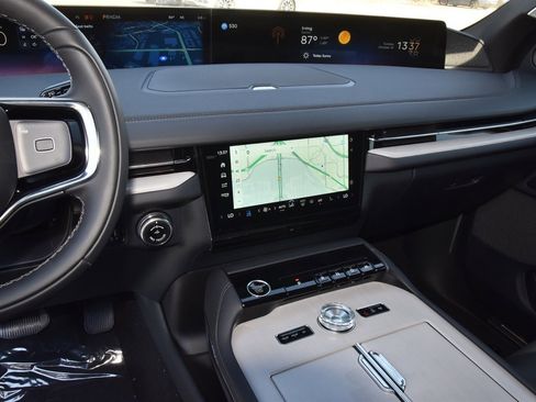 New 2025 Lincoln Navigator L Reserve w/ Jet Appearance Package image 28