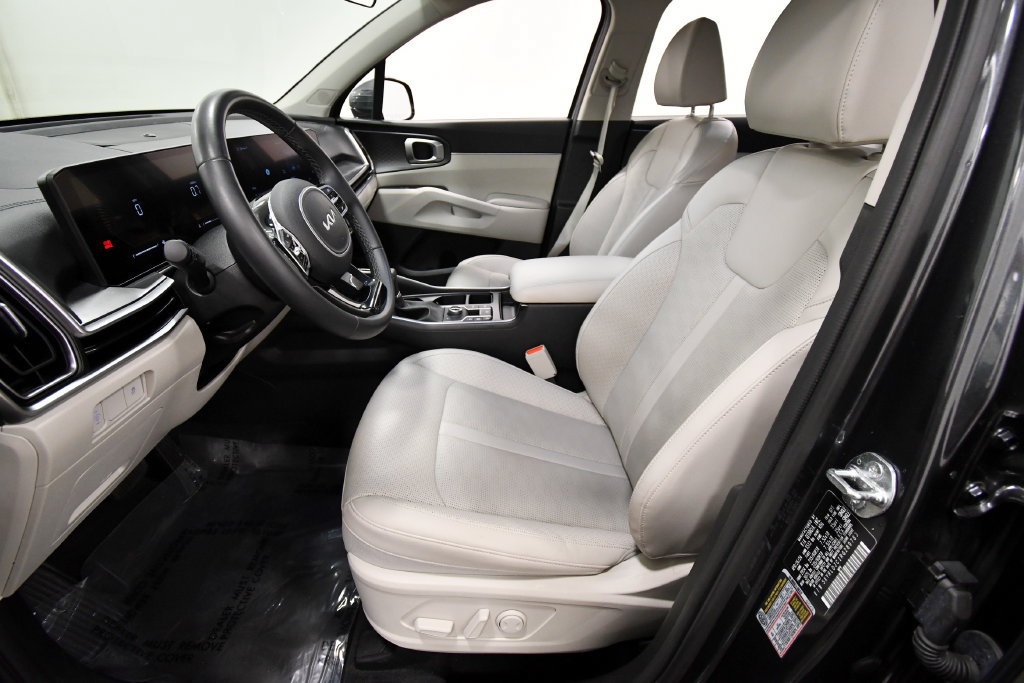 Certified 2024 Kia Sorento S w/ Panoramic Sunroof Package AWD/4WD image 14