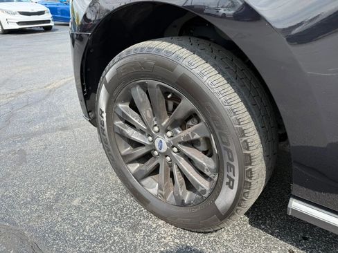 Used 2019 Ford Expedition Limited w/ Equipment Group 301A image 42