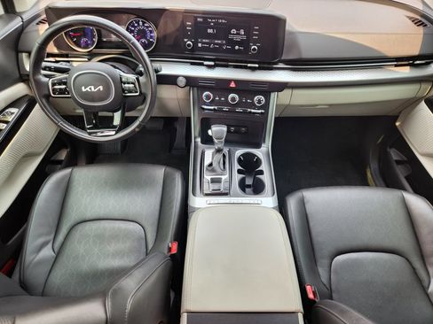 Used 2024 Kia Carnival LX FWD image 23