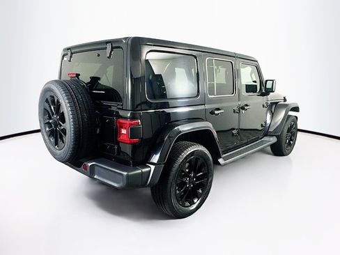 Used 2022 Jeep Wrangler Unlimited Sahara w/ Cold Weather Group AWD/4WD image 9