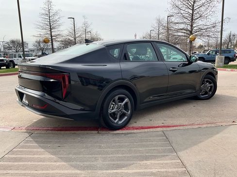 Used 2025 Kia K4 LXS image 6