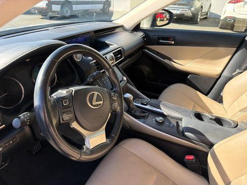 Used 2017 Lexus IS 200t RWD image 10