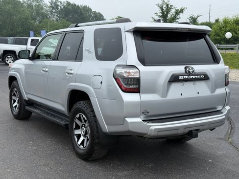 Used 2018 Toyota 4Runner SR5 image 6
