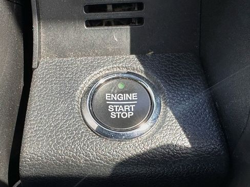 Used 2021 Ford Expedition XLT image 36