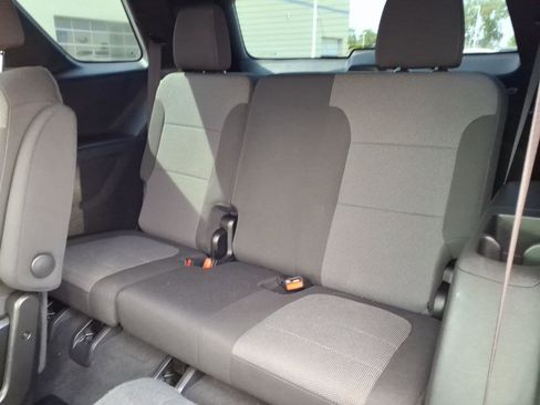 Used 2023 Chevrolet Traverse LT FWD image 26