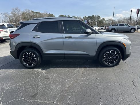 Used 2023 Chevrolet TrailBlazer LT w/ Convenience Package image 9