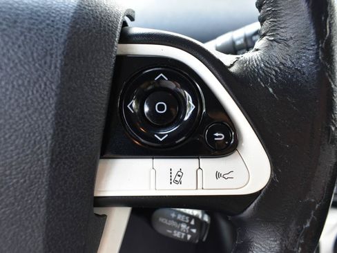 Used 2016 Toyota Prius Four Touring w/ Premium Convenience Package FWD image 15