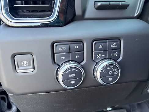 Used 2024 GMC Sierra 2500 Denali Ultimate AWD/4WD image 22