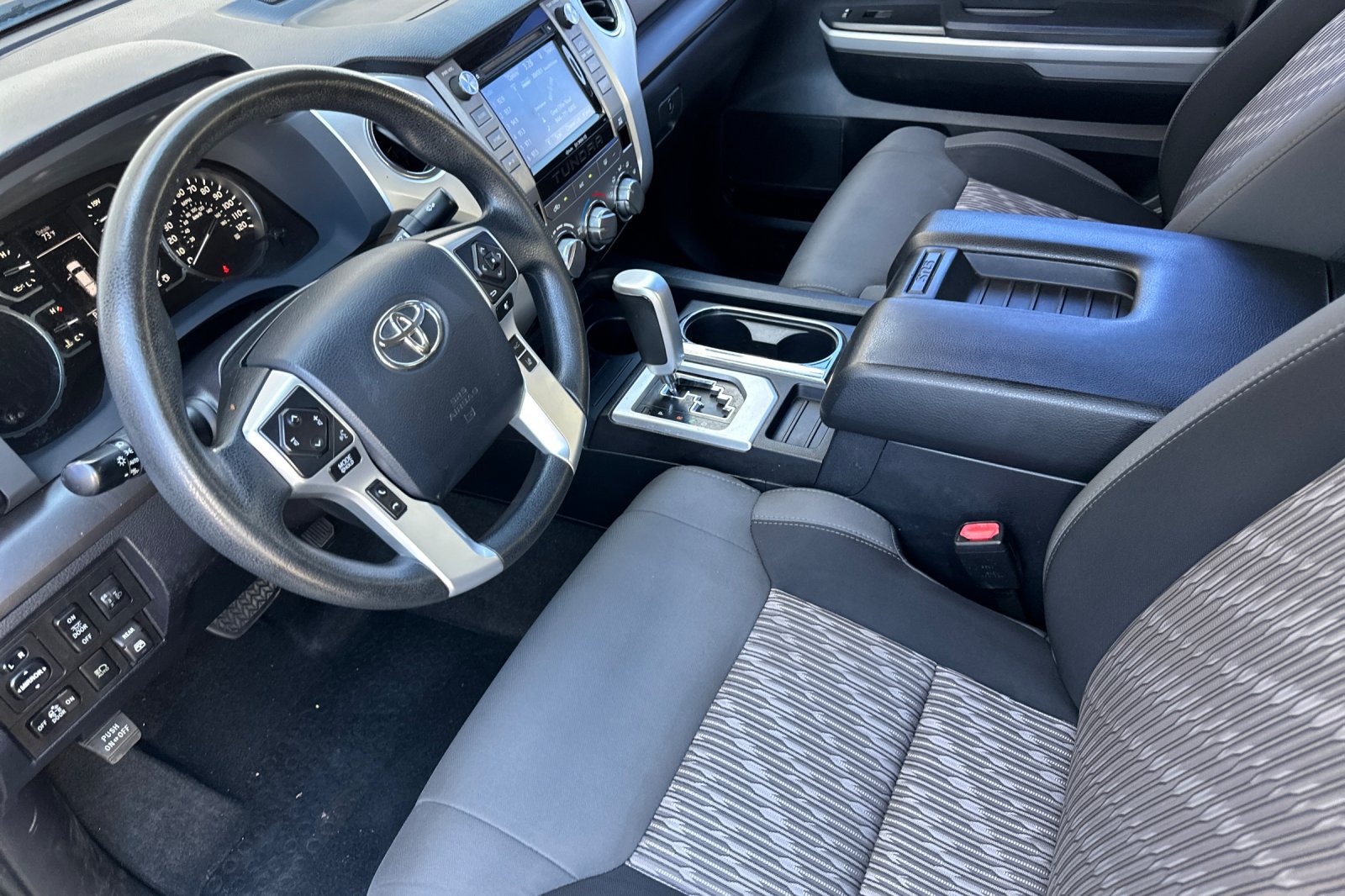 Used 2018 Toyota Tundra SR5 w/ SR5 Upgrade Package RWD image 10