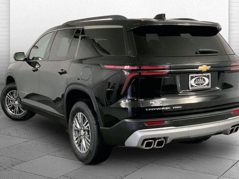 Used 2024 Chevrolet Traverse LT AWD/4WD image 11