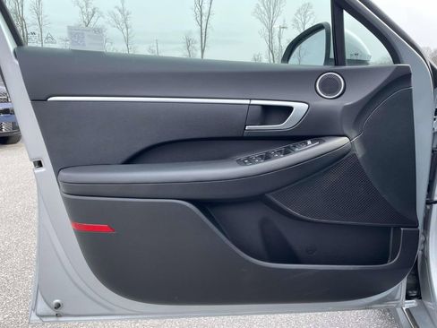 Certified 2025 Hyundai Sonata SE image 5