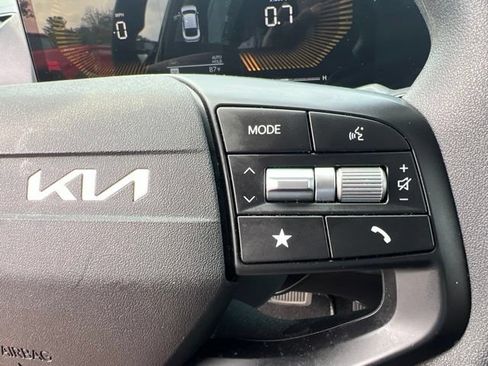 Used 2025 Kia K4 FWD image 25