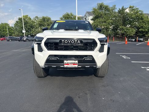 Used 2024 Toyota Tacoma TRD Pro AWD/4WD image 3