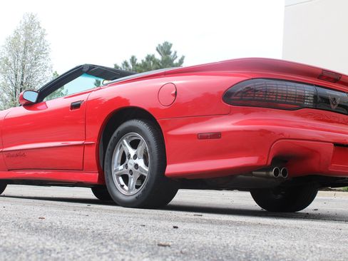 Used 1995 Pontiac Firebird Convertible RWD image 9