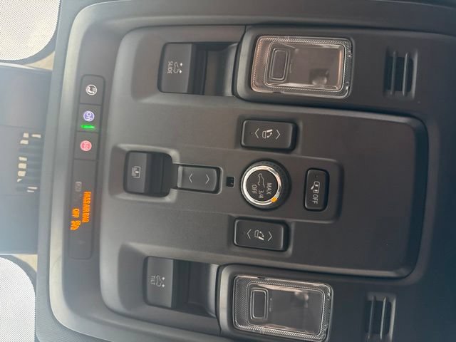 Used 2025 Chevrolet Tahoe High Country AWD/4WD image 38