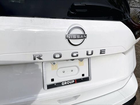 New 2026 Nissan Rogue S image 8