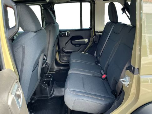 Used 2025 Jeep Wrangler Willys image 13