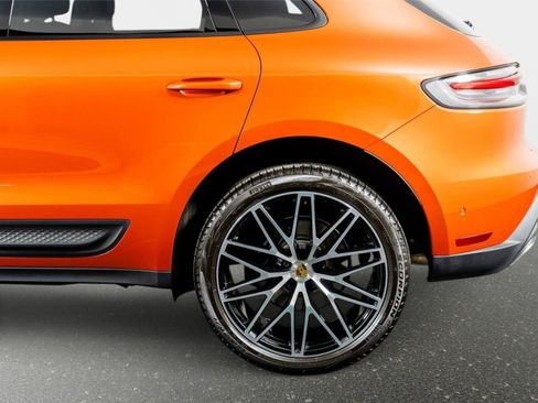 Used 2024 Porsche Macan AWD/4WD image 17