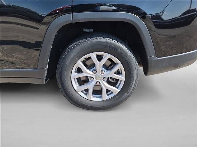 Used 2022 Jeep Grand Cherokee L Limited w/ Luxury Tech Group II AWD/4WD image 16