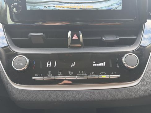 Used 2024 Toyota Corolla LE image 27