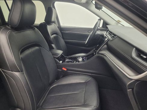 Used 2022 Jeep Grand Cherokee L Limited image 21