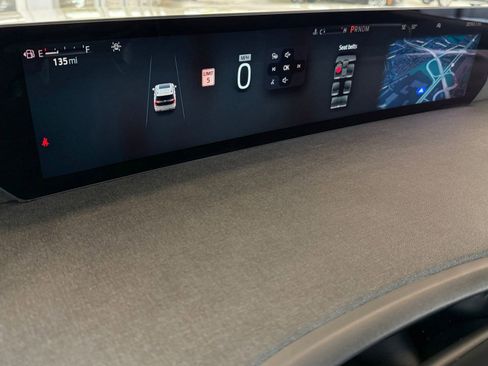 Used 2025 Ford Expedition Active image 26