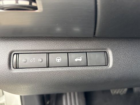 Used 2022 Nissan Pathfinder SL image 12