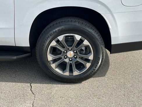 New 2026 Chevrolet Suburban LS image 14