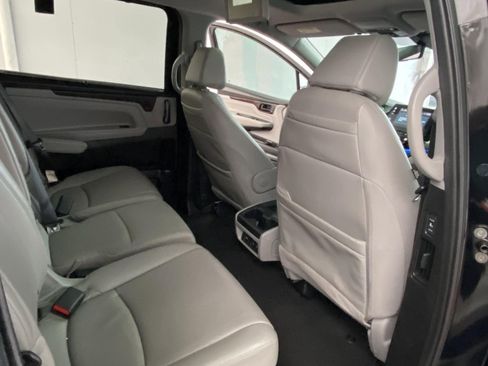 Used 2018 Honda Odyssey Elite image 40