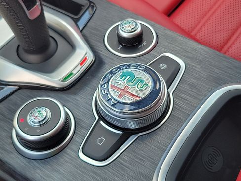Used 2023 Alfa Romeo Stelvio Sprint RWD image 28
