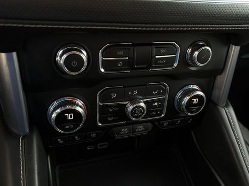 Used 2022 GMC Yukon SLT w/ SLT Luxury Package AWD/4WD image 21