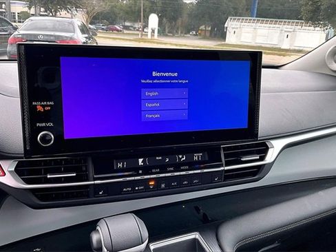 Used 2025 Toyota Sienna XLE image 24