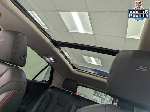 Used 2023 Buick Envision Essence w/ Technology Package I AWD/4WD image 21