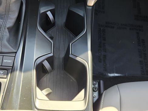 Used 2025 Toyota Camry SE image 16