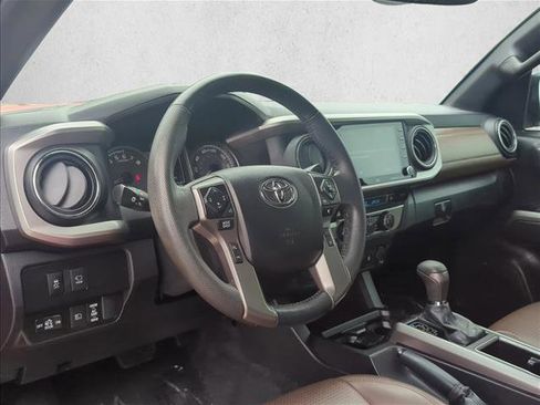 Used 2022 Toyota Tacoma Limited RWD image 12