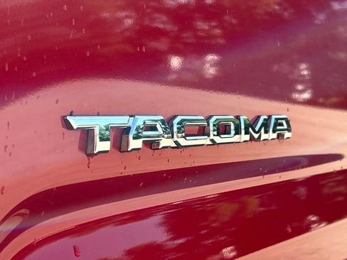 Used 2019 Toyota Tacoma TRD Sport AWD/4WD image 14