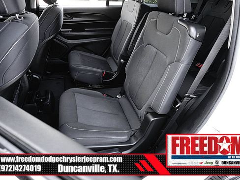 Used 2023 Jeep Grand Cherokee L Laredo RWD image 14