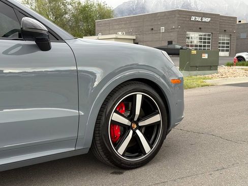 Used 2026 Porsche Cayenne S AWD/4WD image 4