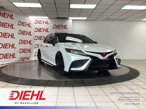 Used 2024 Toyota Camry XSE w/ Cold Weather Package AWD/4WD image 1