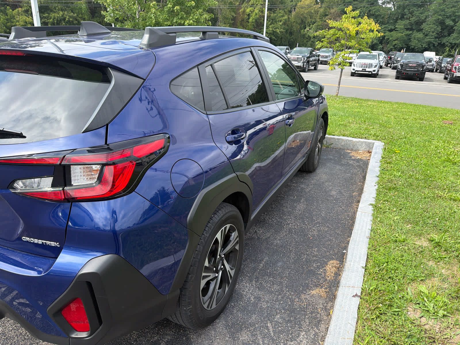 Used 2024 Subaru Crosstrek 2.0i Premium AWD/4WD image 22