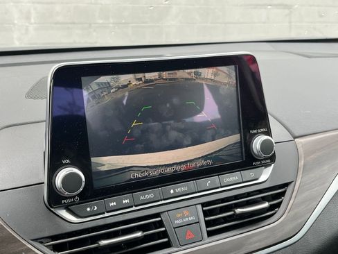 Used 2025 Nissan Altima 2.5 SV image 21