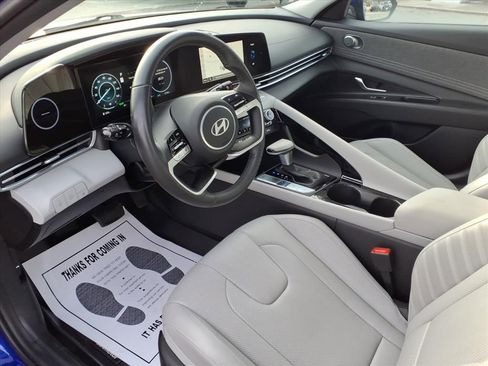 Used 2025 Hyundai Elantra Limited w/ Cargo Package image 16