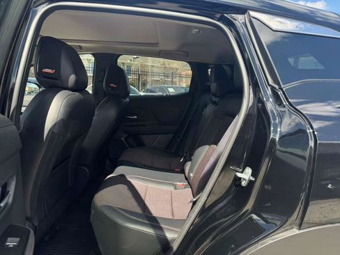 Used 2025 Nissan Kicks SR w/ SR Premium Package FWD image 15