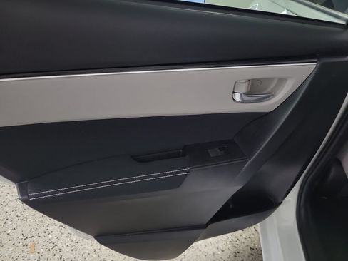 Used 2017 Toyota Corolla LE FWD image 15