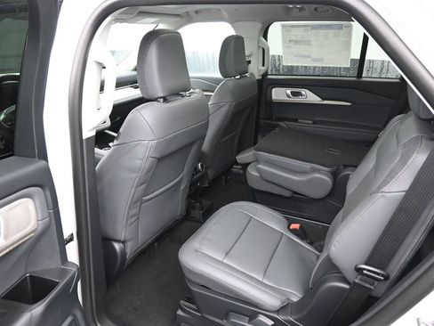 New 2026 Ford Explorer Active image 23