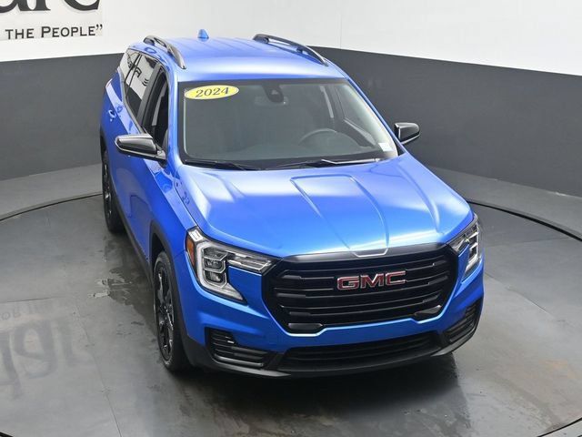 Used 2024 GMC Terrain SLE w/ Driver Convenience Package FWD image 52